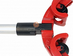 Крепление рукоятки к корпусу ручного роторного трубореза Reed Low Clearance Rotary Cutter LCRC8I