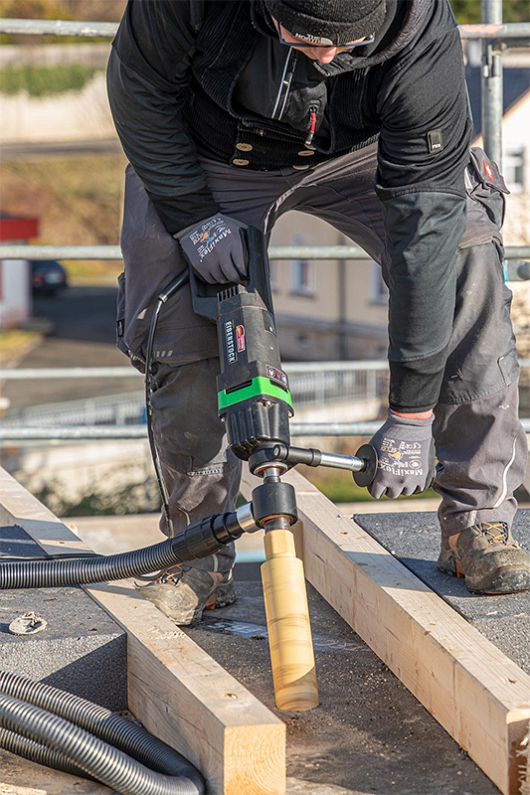 Эксплуатация дрелей для сухого алмазного бурения Eibenstock EHD 1801